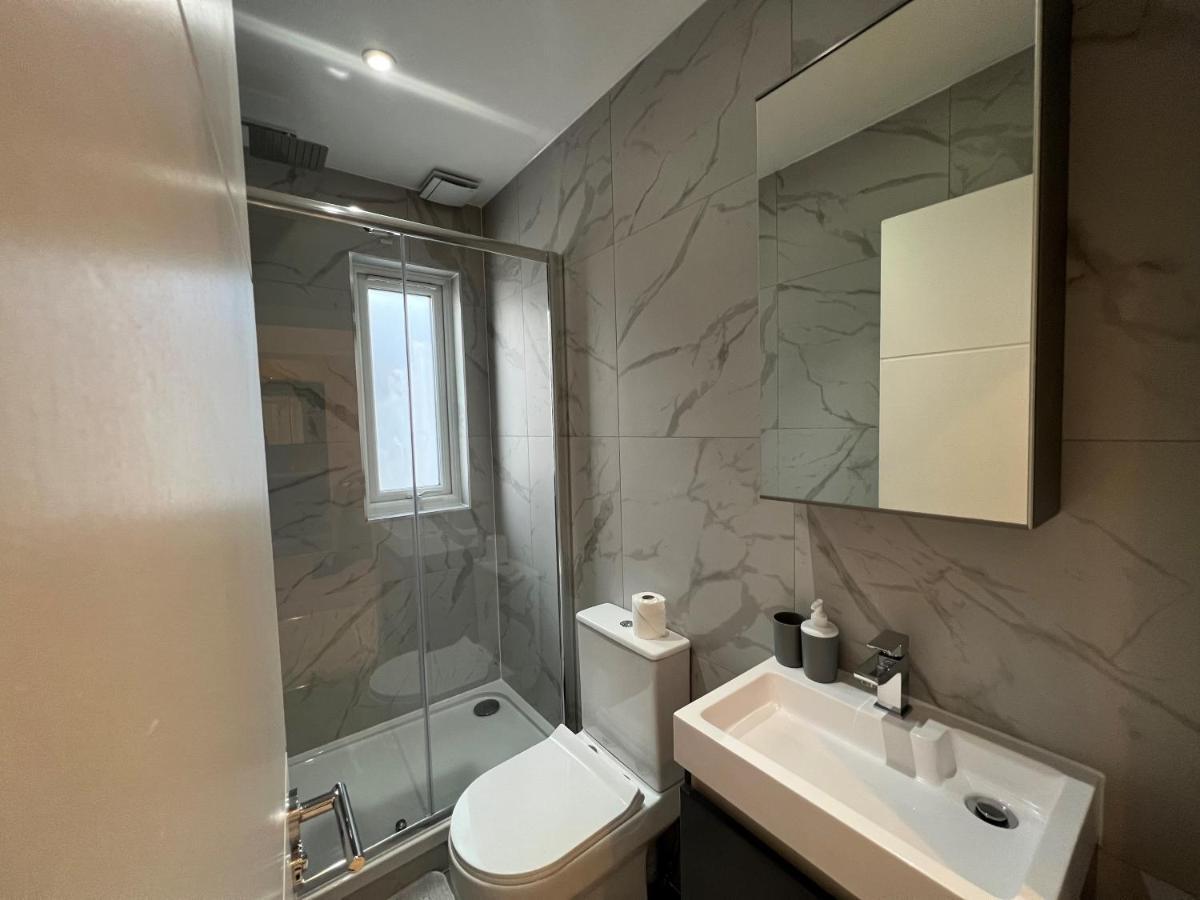 Star London Station Road 3-Bed Haven Apartment Exterior photo